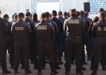 Intervención táctica en Pénjamo: Detienen a ocho policías municipales vinculados a actividades ilícitas
