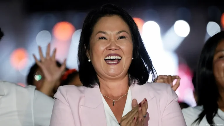 Keiko Fujimori lidera el escrutinio y define el balotaje presidencial en Perú