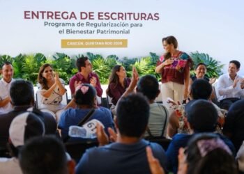 CERTEZA PATRIMONIAL: Entregan Mara y Ana Paty 503 escrituras en 18 colonias de Cancún