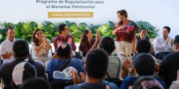 CERTEZA PATRIMONIAL: Entregan Mara y Ana Paty 503 escrituras en 18 colonias de Cancún