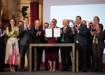 México blinda su acero nacional mediante compras públicas estratégicas