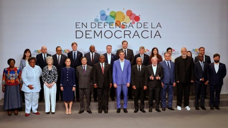 México fortalece soberanía y descarta tensiones con España en cumbre