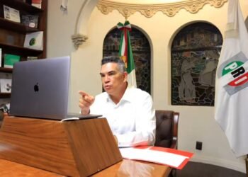 Moreno confronta a Noroña y denuncia vínculos con la narcopolítica