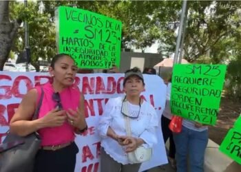 HARTOS DE LA INSEGURIDAD: Protestan vecinos de la SM 23 en Palacio Municipal