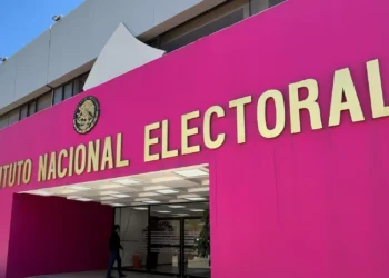 Perfiles vinculados a la administración federal lideran la carrera al INE