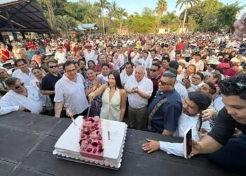 Siguen los cumpleaños en “modo precampaña”; ahora festeja Anahí en compañía de “Rafa” Marín