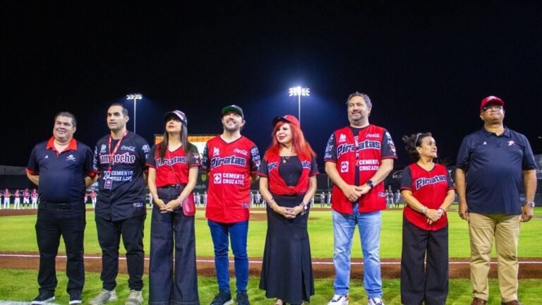 Repudio social contra Layda Sansores marca inicio de la temporada de beisbol en Campeche