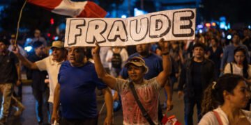 Tensión electoral en Perú escala tras denuncias de irregularidades y exigencia de nulidad