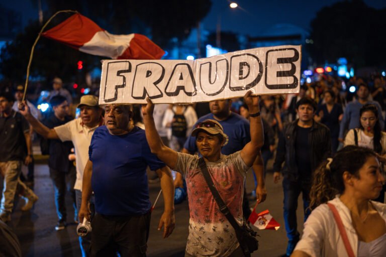 Tensión electoral en Perú escala tras denuncias de irregularidades y exigencia de nulidad