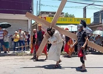 Se preparan católicos para conmemorar el viacrucis