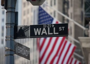 Volatilidad en Wall Street y crudo sobre 100 dólares por parálisis en Ormuz