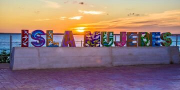 LA CAPITAL DE LAS VACACIONES: Isla Mujeres, uno de los 12 destinos preferidos de QR