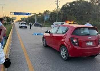 Pierde la vida una mujer tras ser impactada por un auto en Playa del Carmen