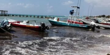 Investigan hallazgo de hombre sin vida en playa de Playa del Carmen