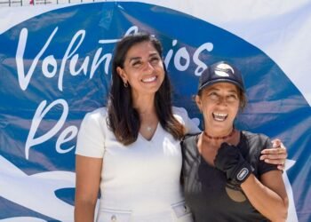Dona Marybel Villegas Canché alimentos al Santuario CENCAAZ en Playa del Carmen