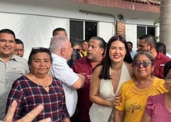 ABRAZOS CON «RAFA»: Llega a Sanén a festejo de Anahí