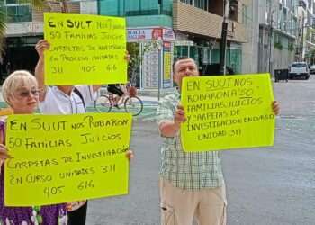ANTE EL AMPI: Protestan por presunto fraude inmobiliario en Playa del Carmen