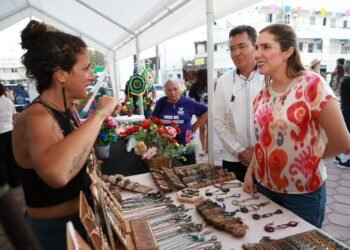 Promueven espacios para el talento local con la Feria Artesanal en Isla Mujeres