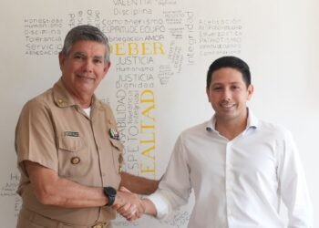 SEGURIDAD PORTUARIA: Refuerza Renán Sánchez coordinación con Marina en Cozumel