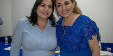 | ROMPEOLAS | Hunden compañeros de partido a Mayuli