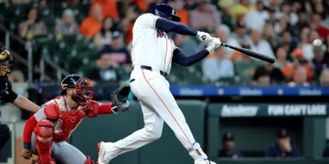 Dónde ver Astros y Rockies definen poderío en el Coors Field