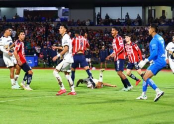 Dónde ver Chivas Guadalajara ratificar su liderato ante Pumas UNAM en el Estadio Akron
