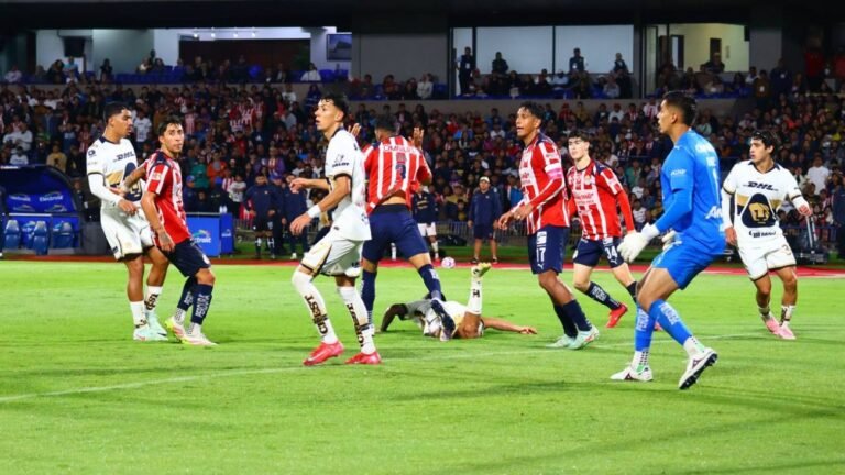 Dónde ver Chivas Guadalajara ratificar su liderato ante Pumas UNAM en el Estadio Akron