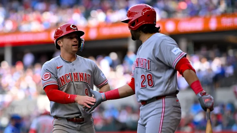 Dónde ver Reds vs. Marlins: Duelo de pitcheo y racha ganadora en el loanDepot park