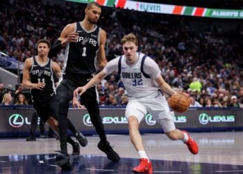 Dónde ver San Antonio Spurs sentenciar el Clásico de Texas ante unos Dallas Mavericks en transición