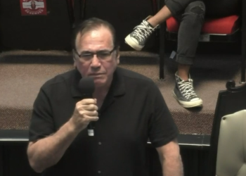 «MAS ALLÁ DE CLICHÉS»: Exige Velazco reducir presupuesto del Congreso y regidores en QR (VIDEO)