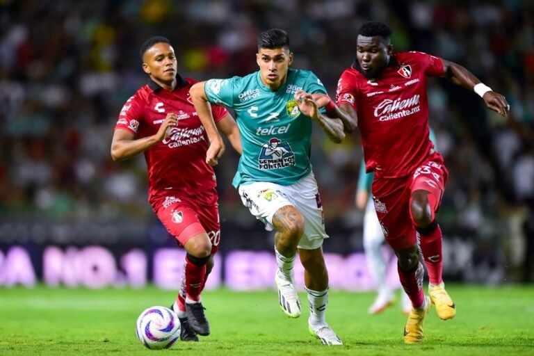 Dónde ver León vs Atlas: Duelo por la Clasificación en el Nou Camp