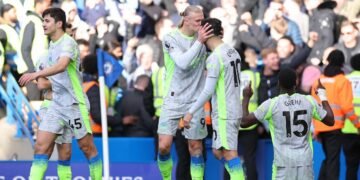 El Manchester City acecha el liderato tras capitalizar el colapso del Arsenal