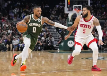Dónde ver Milwaukee Bucks visitar a Houston Rockets en un duelo de potencias interconferencia