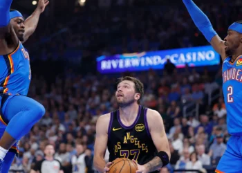 Dónde ver Thunder vs. Lakers: Duelo por el trono del Oeste en el Crypto.com Arena