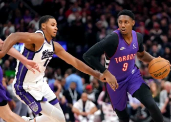 Dónde ver Sacramento Kings asegurar su lugar en Playoffs ante Toronto Raptors en el Scotiabank Arena