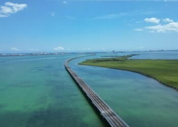 Alertan impacto ambiental por concierto en Laguna Nichupté