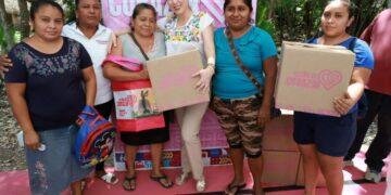«ISLEÑA DE CORAZÓN»: Lleva Atenea apoyos alimentarios a familias de Francisco May