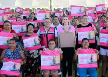 Respalda Atenea a madres de familia con Programa “Isleña de Corazón”