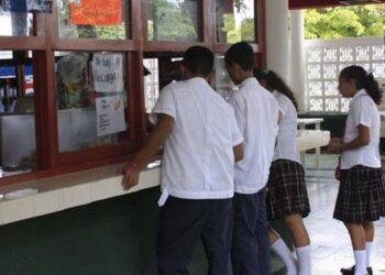 Cofepris reporta saldo blanco en escuelas, pero alerta por ambulantes en alrededores