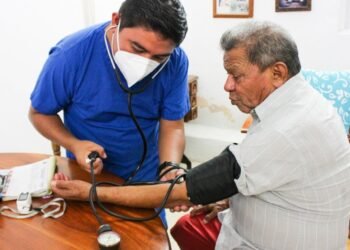 Impulsa DIF Isla Mujeres consultas médicas especializadas a bajo costo