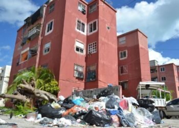 TRAS COLAPSO EN CORALES: Inspeccionan edificios antiguos para prevenir accidentes