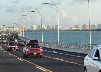 PUENTE NICHUPTÉ: Reportan 5 llamados de atención por exceso de velocidad en primeras horas de operación