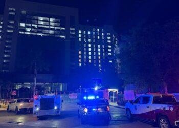 UN MUERTO Y 3 HERIDOS: Se desploma losa en obra del hotel Riu Península en Cancún