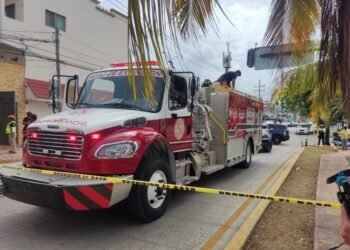 Muere hombre atrapado en incendio de cuartería en PDC