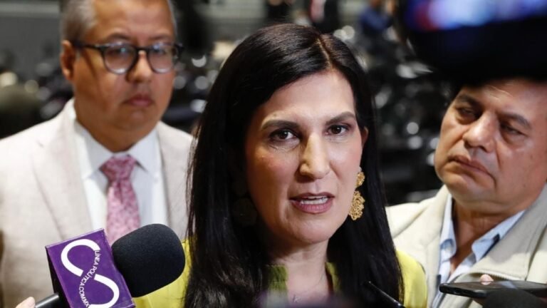 Kenia López Rabadán exige prisión oficiosa para el gobernador Rubén Rocha