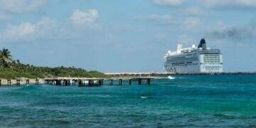 TURISMO CAUTIVO: Grandes cruceros, nulo beneficio para Mahahual