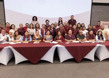 Asiste Mara Lezama a sesión del Consejo Estatal de Morena