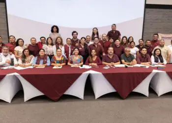 Asiste Mara Lezama a sesión del Consejo Estatal de Morena