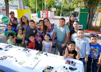 Entrega Mara el renovado Parque del Maestro en Chetumal