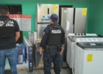 TRES DETENIDOS: Recuperan mercancía robada tras cateo en Cancún